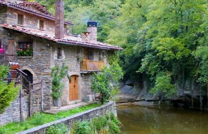 Excursión a Rupit y El Far
